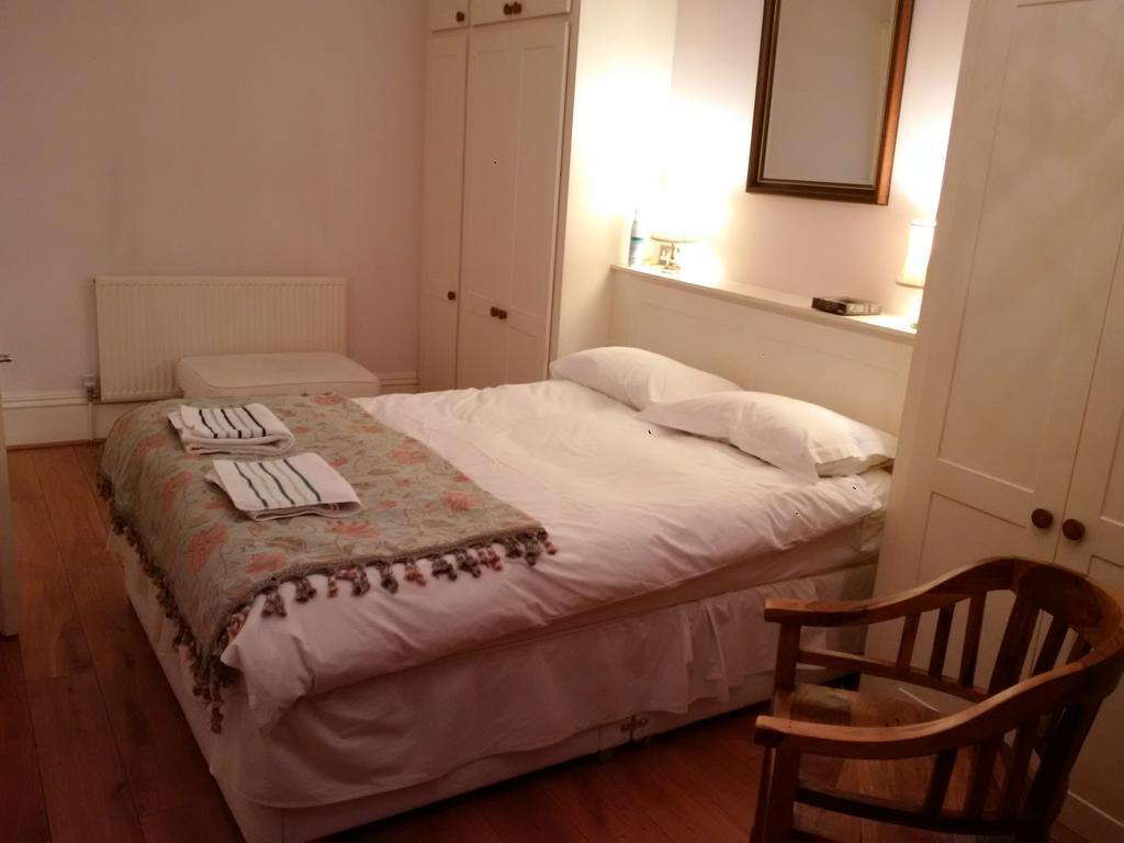 Apartamento Luxury Holland Park, Sleeps 2, Free S'Fast Wifi Londres Exterior foto